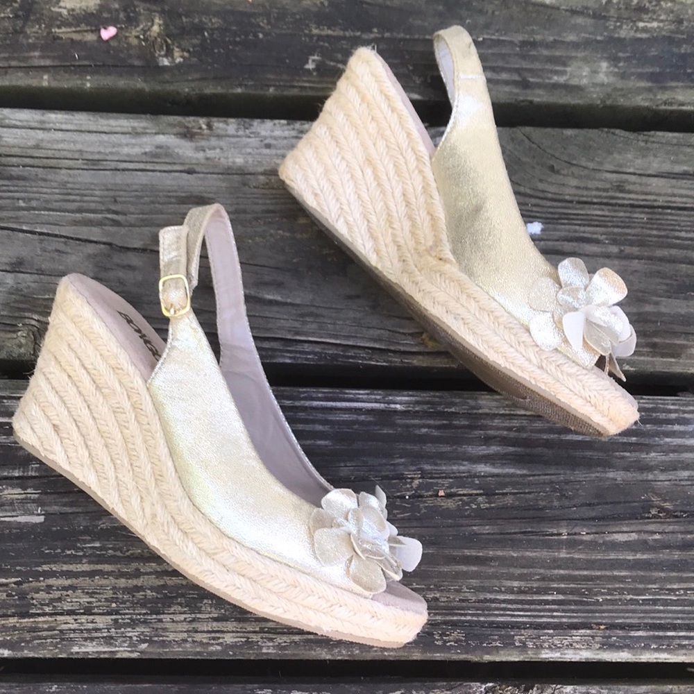 Bongo Wedges - Picture 2 of 8